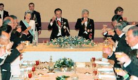 Argentine president toasts with emperor, empress at banquet